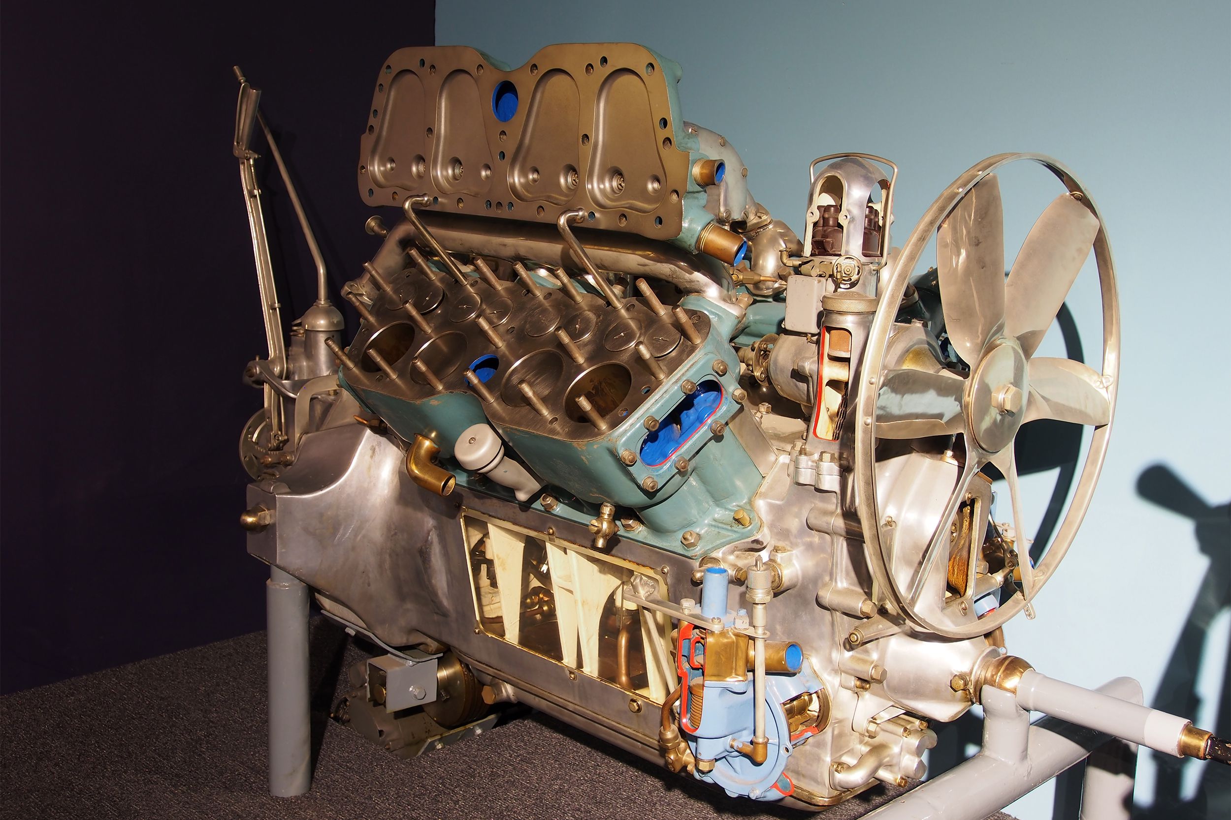 Cadillac V8 engine