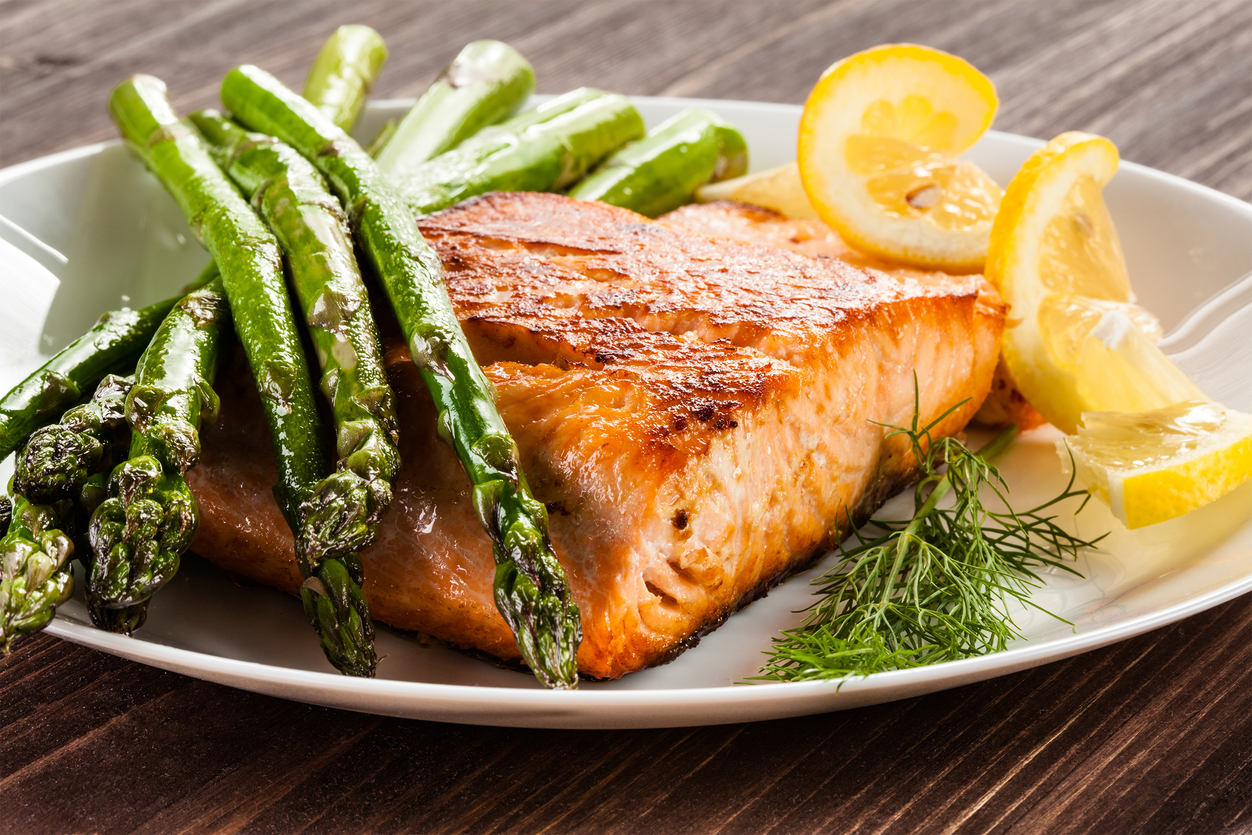 Healthy salmon meal with asparagus