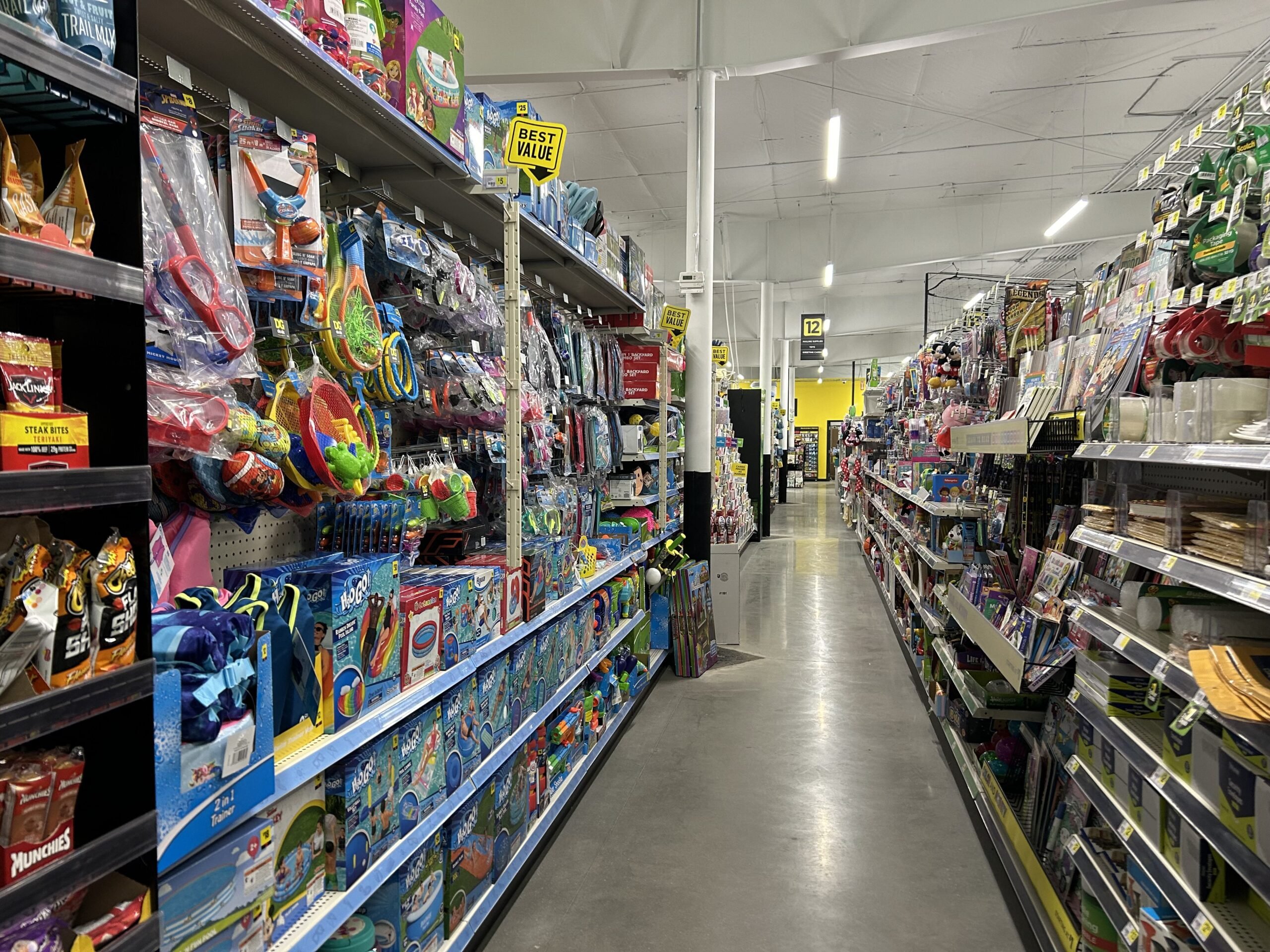 dg market aisle