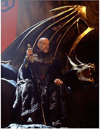 a statue of John Malkovich in ‘Eragon’ (2006)