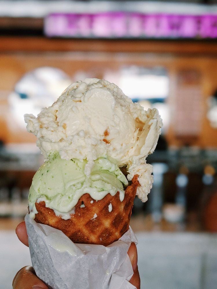 4. Vanilla Pairs Well With Other Ice Cream Flavors, Too