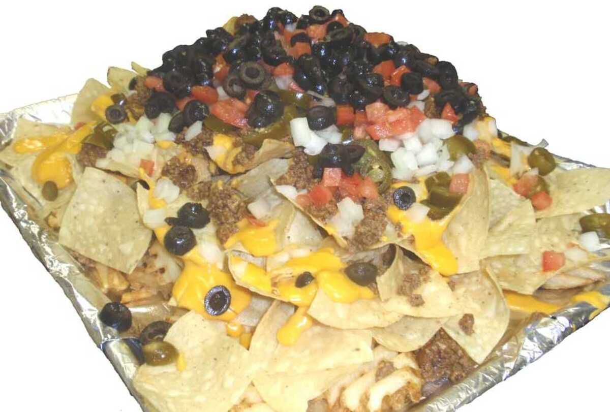 Monster Nacho Challenge, OverTime Grill, Sioux Falls, South Dakota