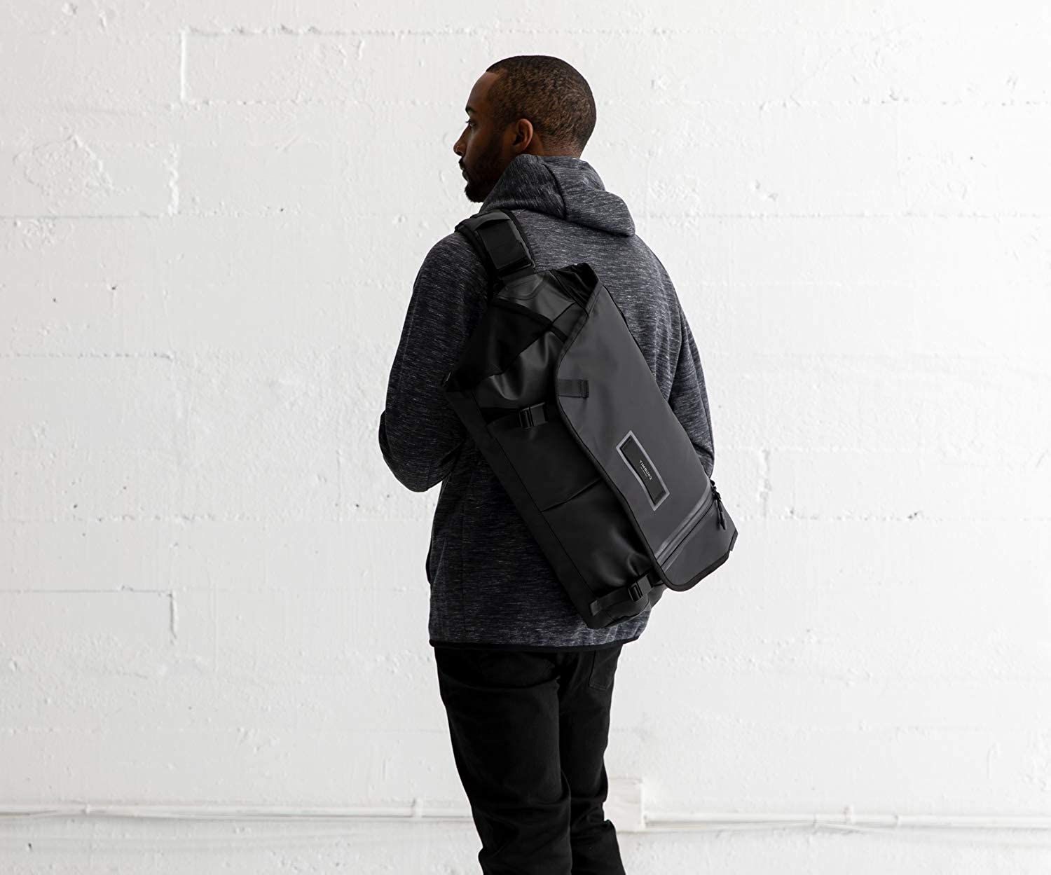 Timbuk2 Especial Stash Weatherproof Messenger Bag, Jet Black