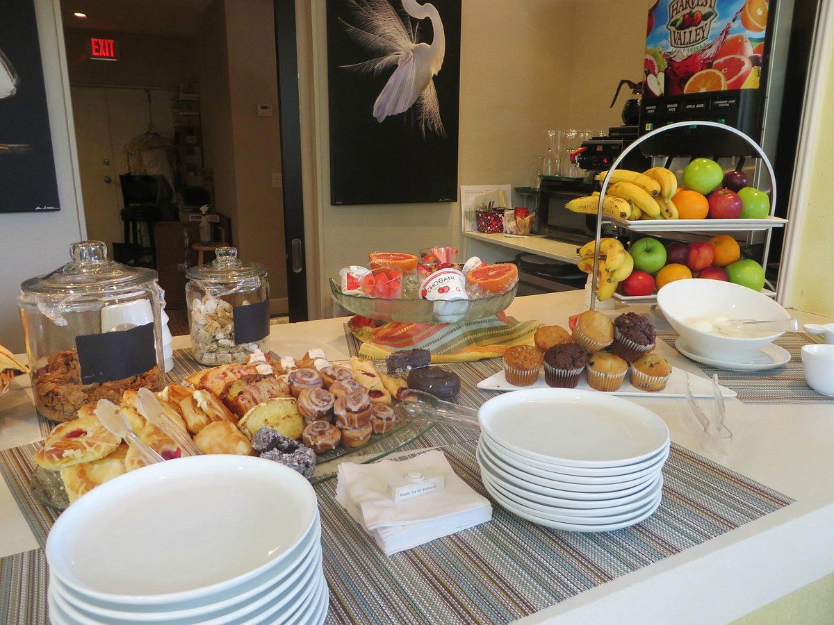almond tree inn breakfast buffet