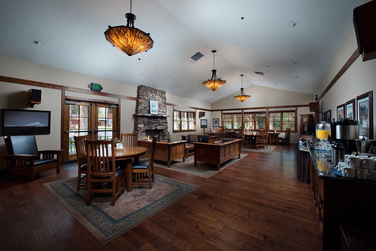 fivepine lodge breakfast buffet