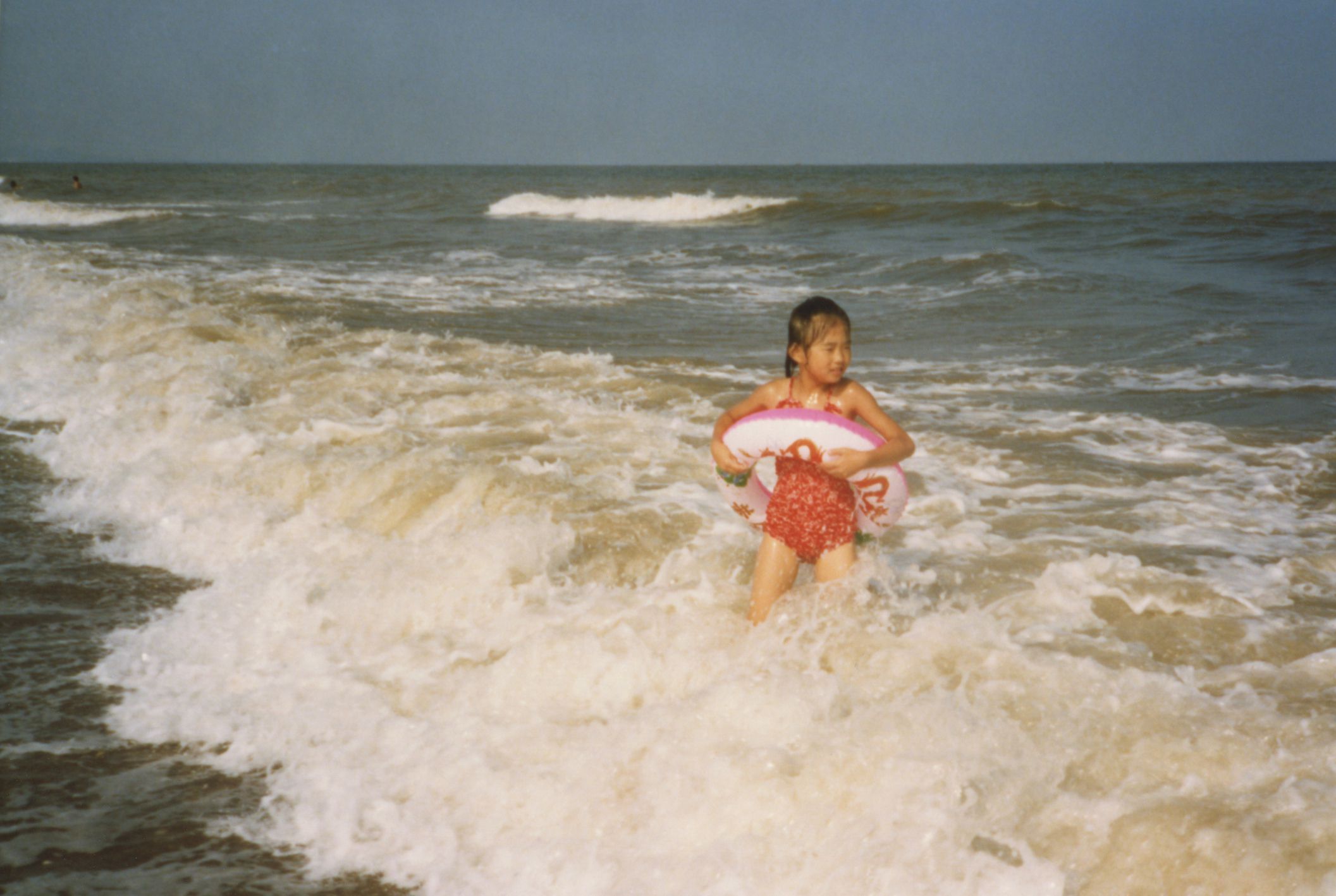 1980s Chinese Little Girl Old Photo of Real Life