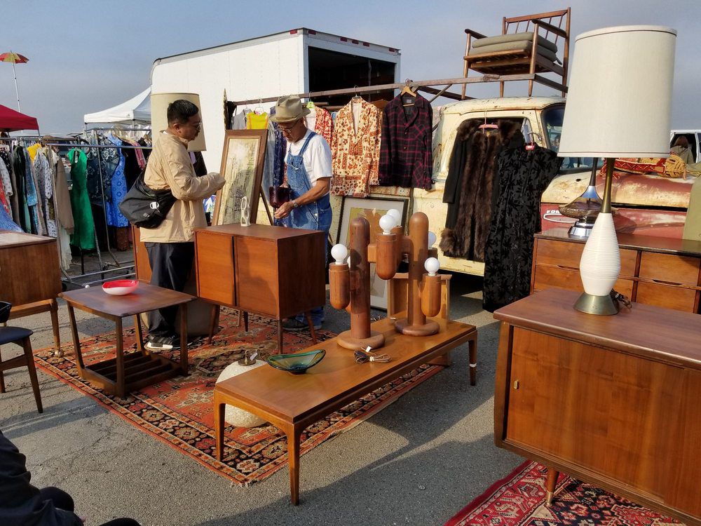 Alameda Point Antiques Faire, San Francisco