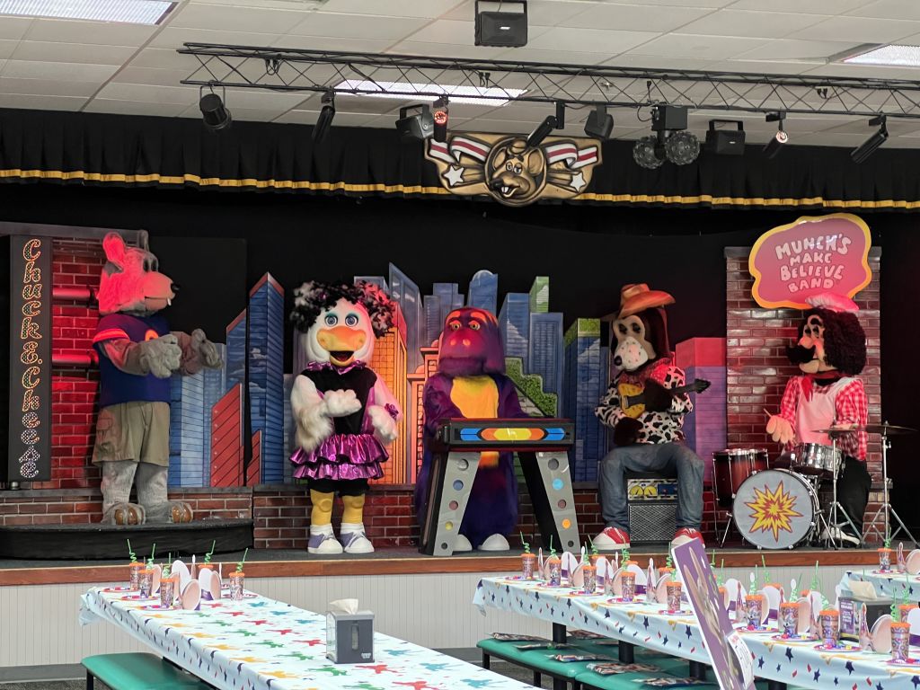 Animatronic band at Chuck E Cheese location in Dublin, California,