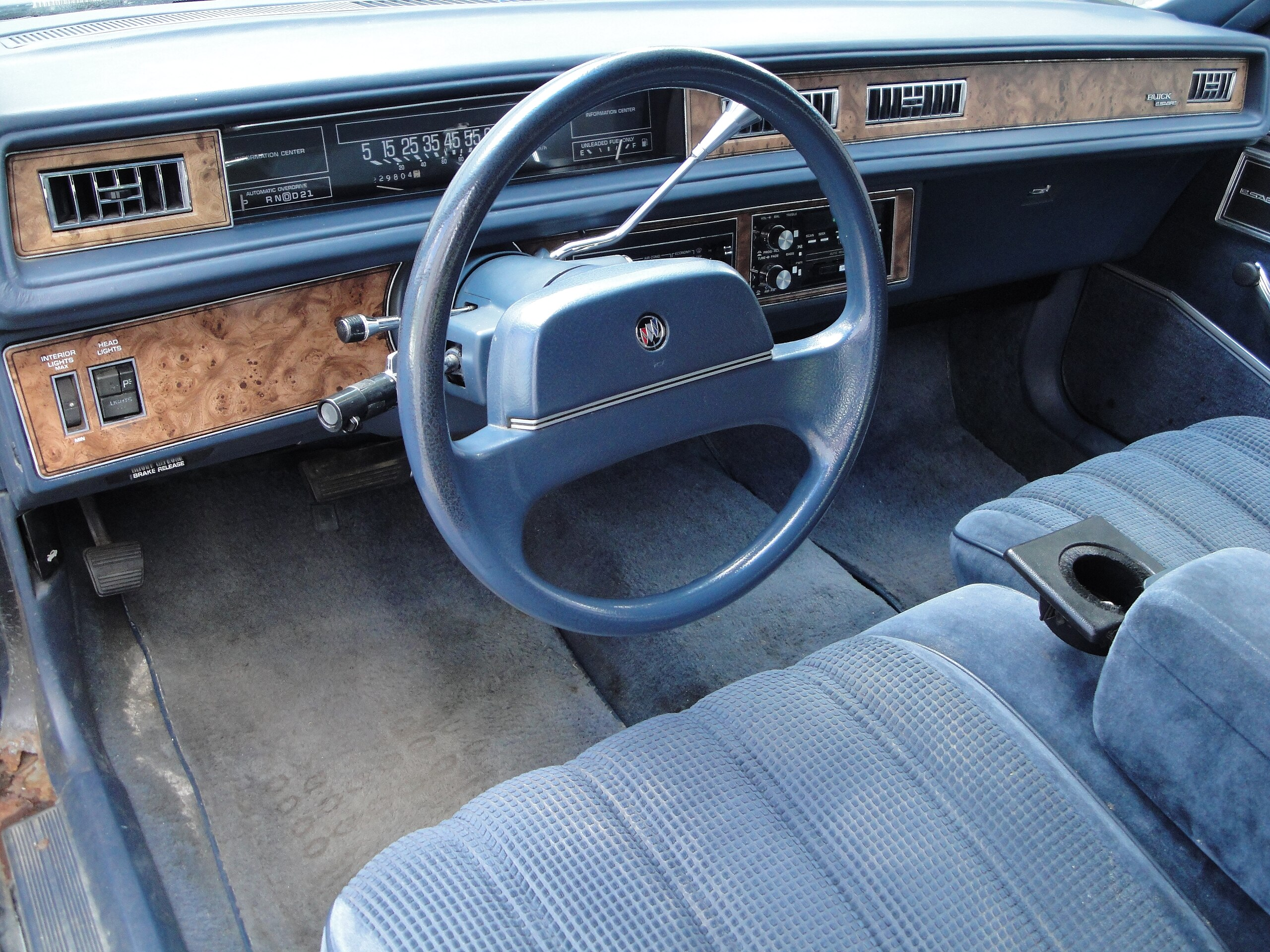 Dashboard of a 1990 Buick LeSabre Custom Sedan, Light Blue