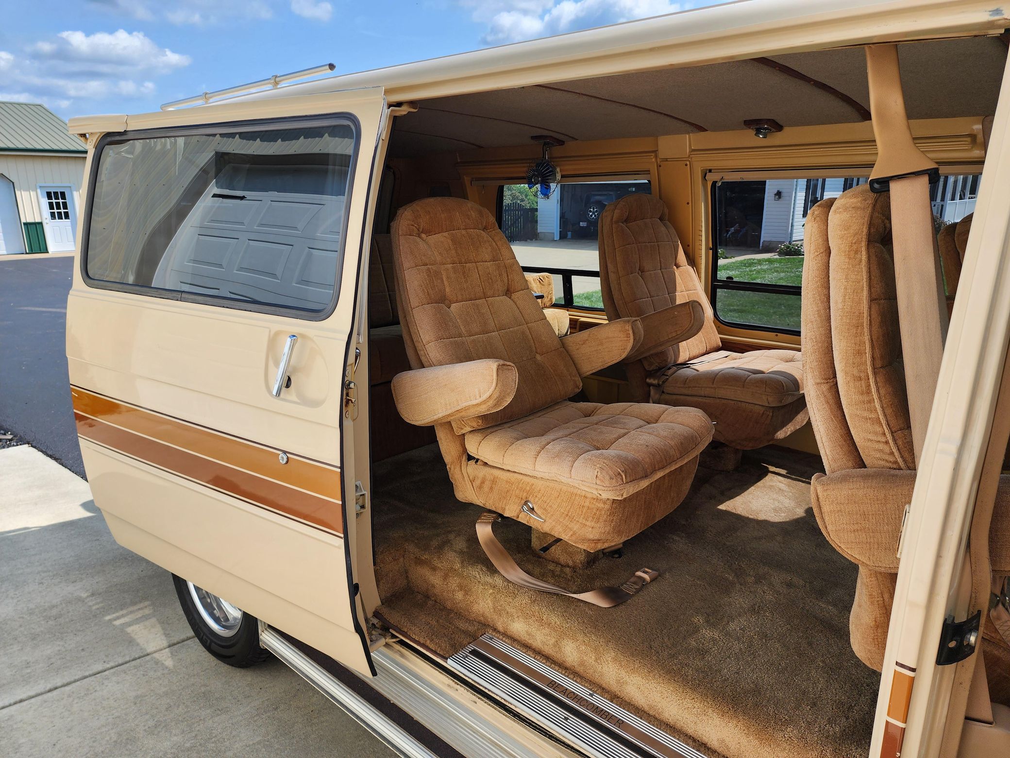 Interior of 1986 Chevrolet G20 Beachcomber Conversion Van