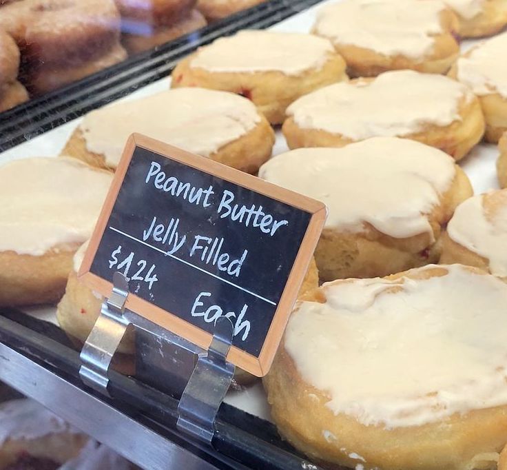 Long’s Bakery