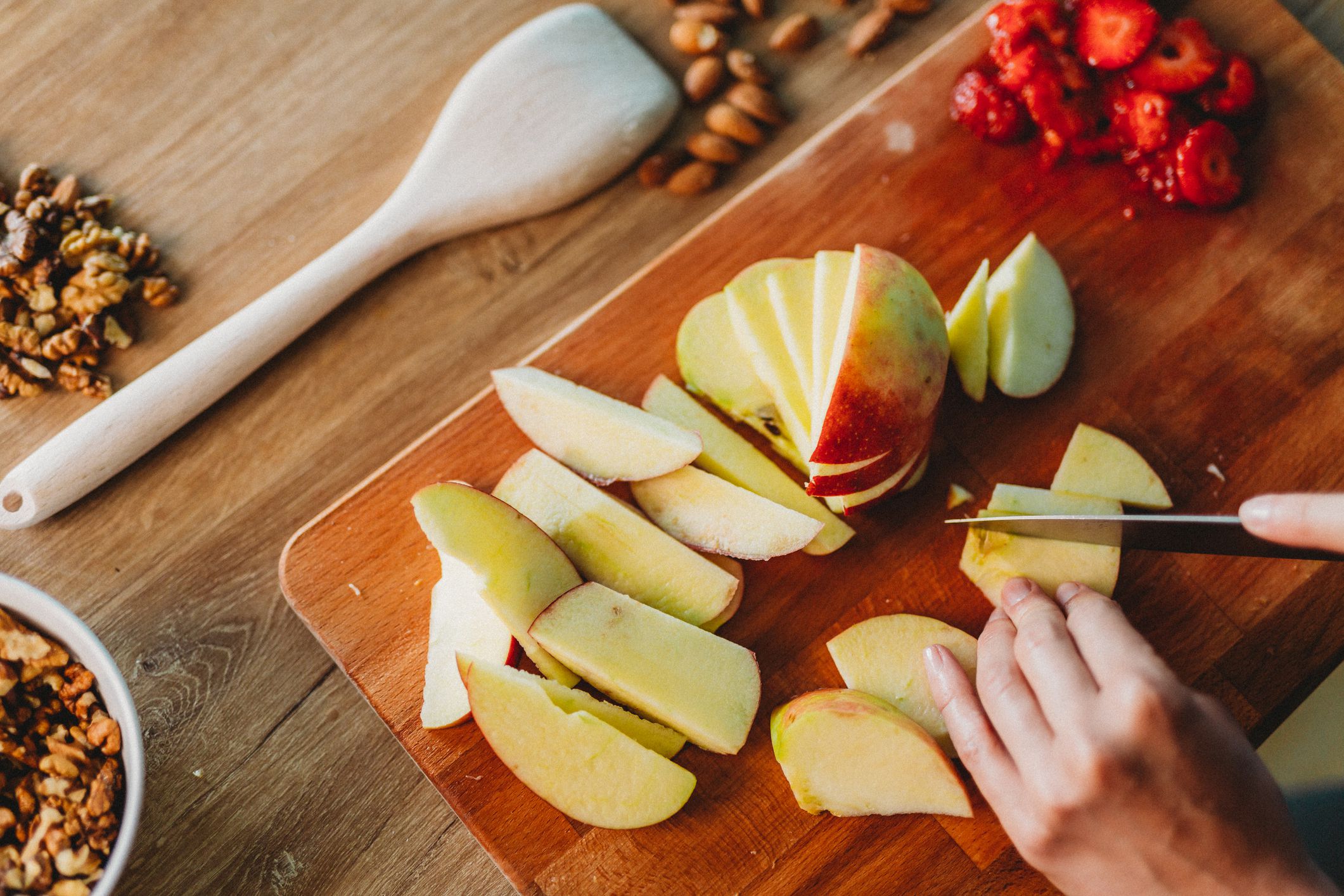 preparing apples