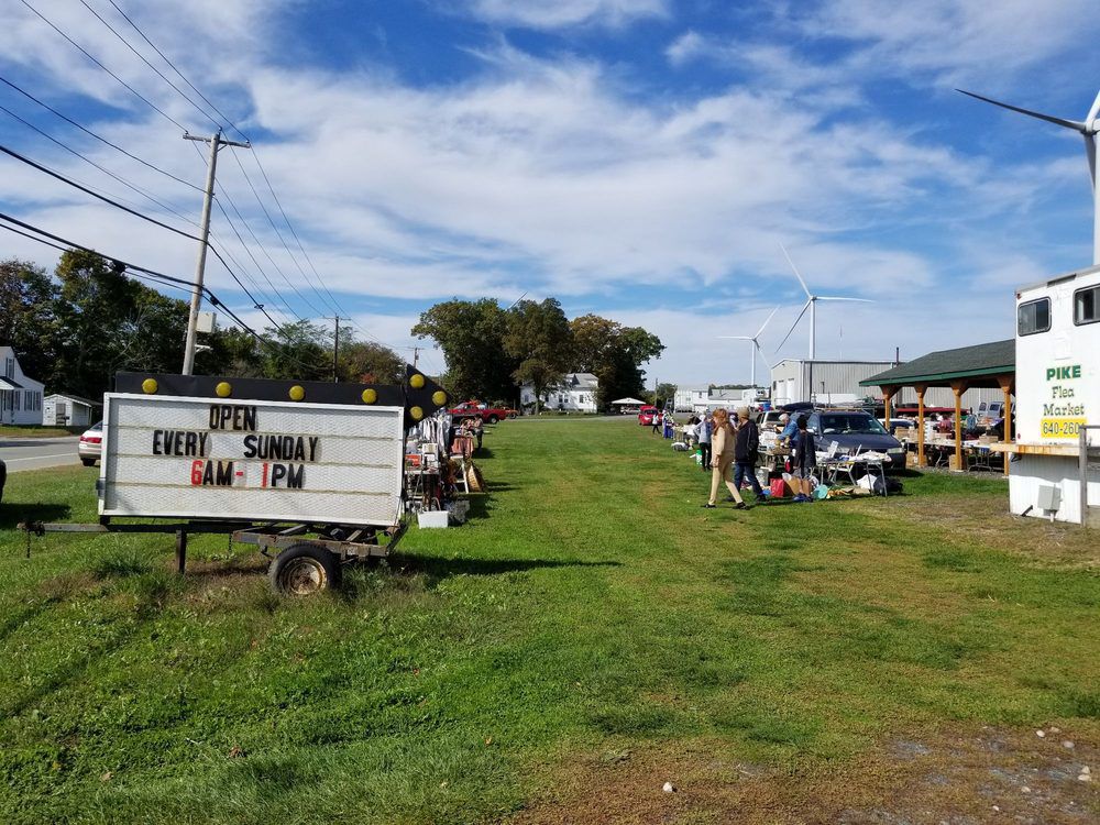 Plainfield Pike Flea Market, Rhode Island