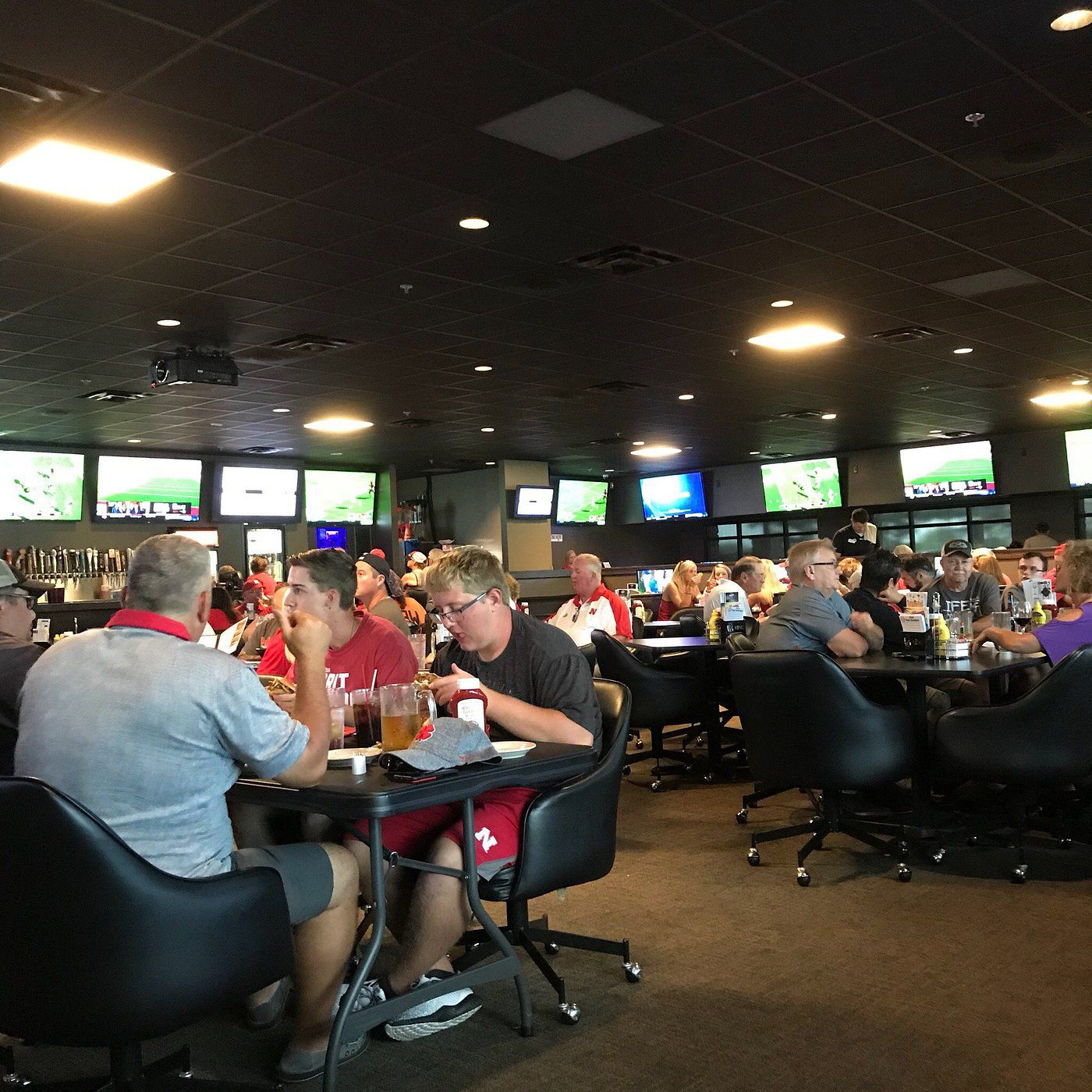 Big Red Restaurant & Sports Bar Lincoln East