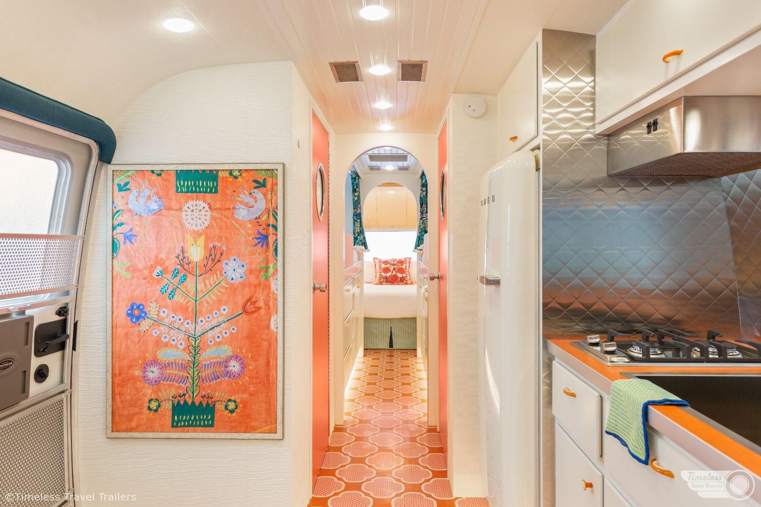 California Dreamstream: Interior