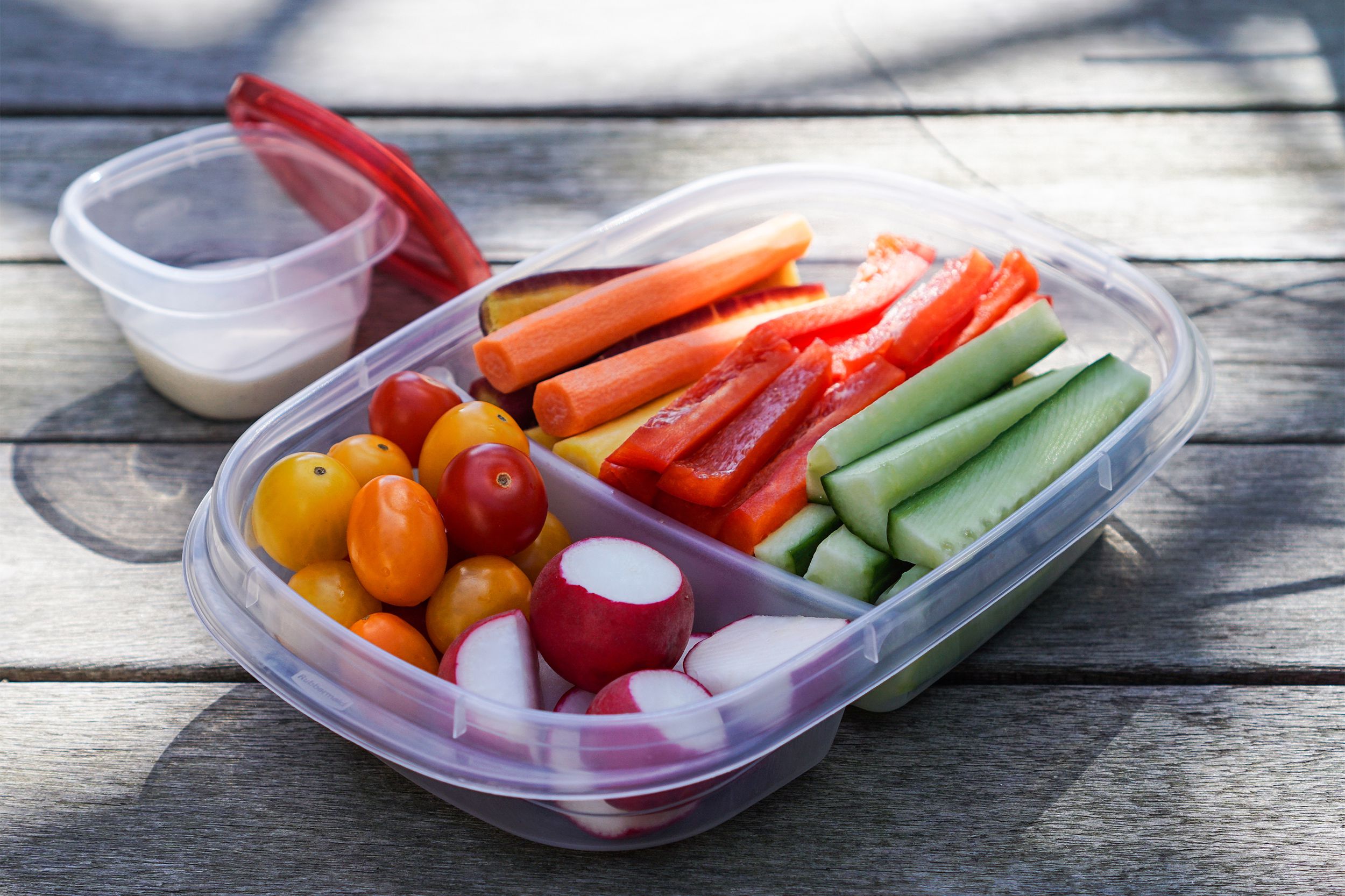 Veggie lunch box with dressing