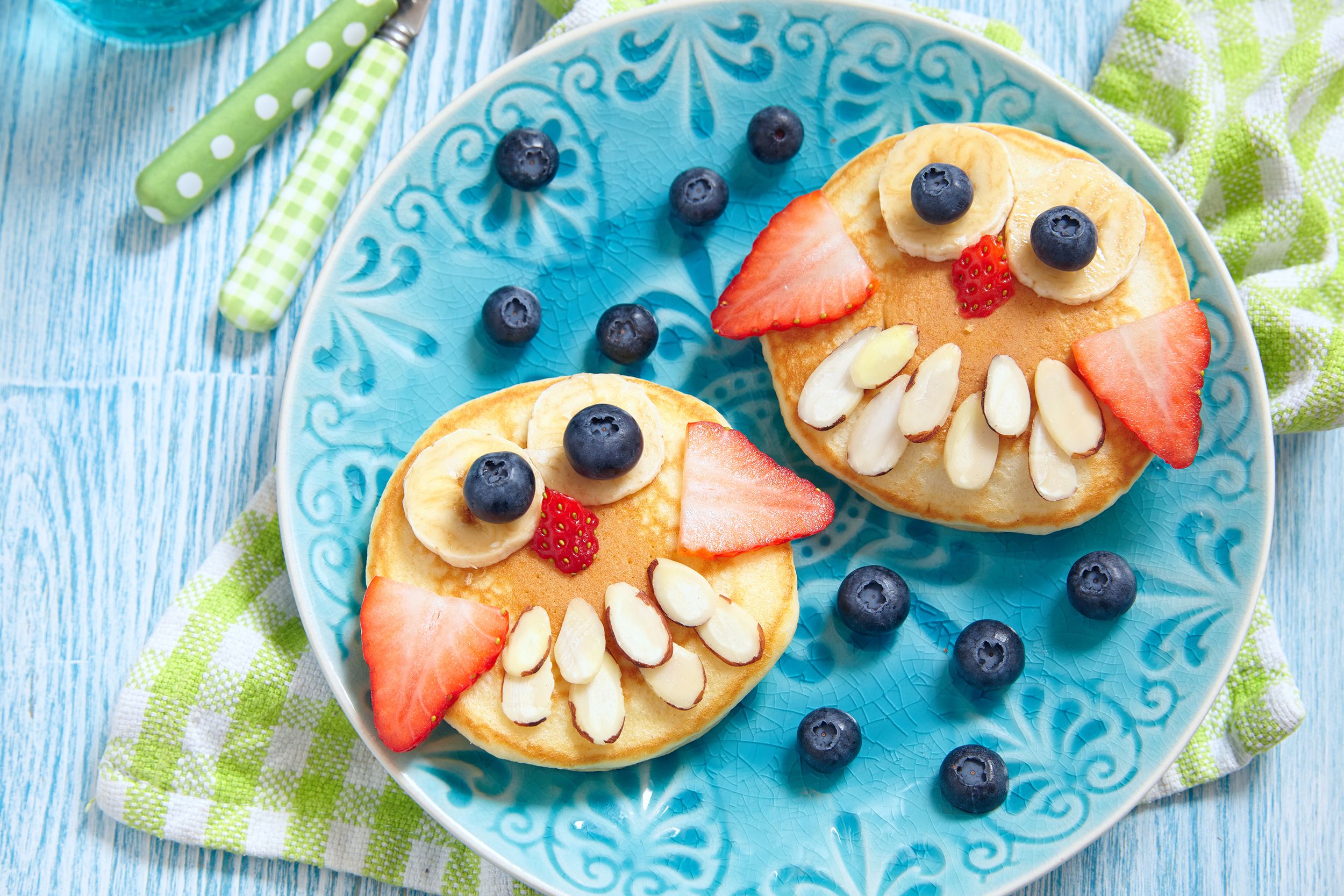 Owl pancakes with fruit
