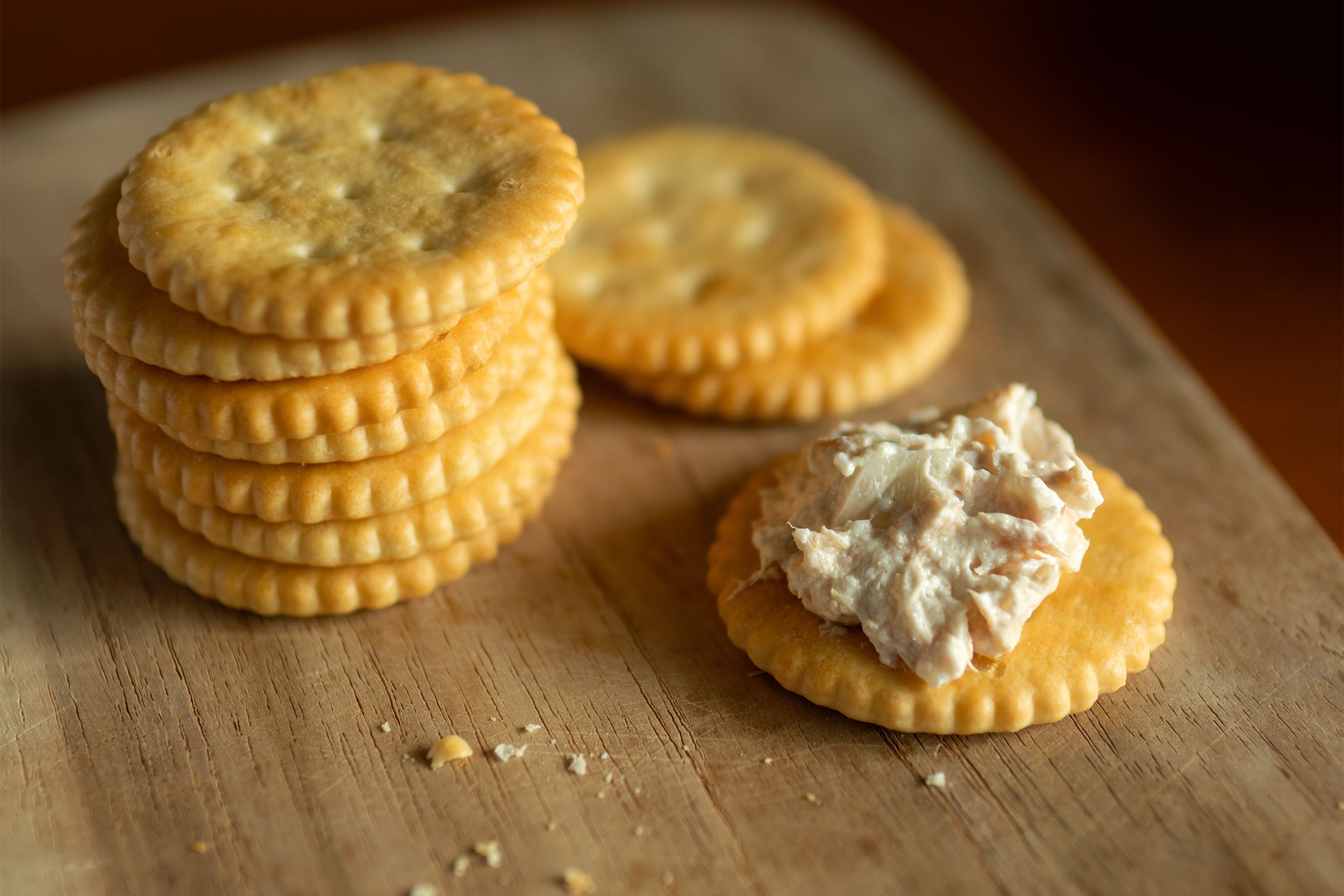 Tuna salad on crackers