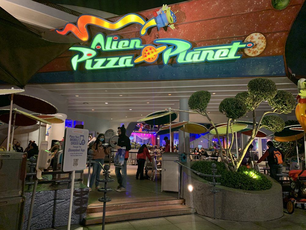 Alien Pizza Planet