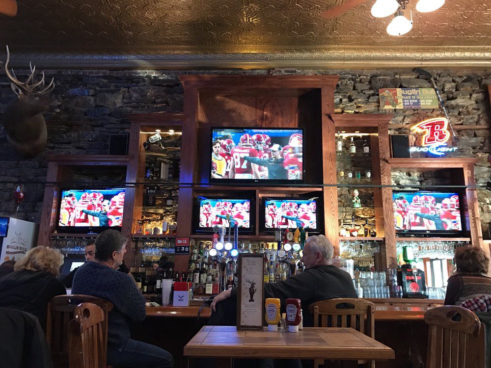 Buglin' Bull Restaurant and Sports Bar