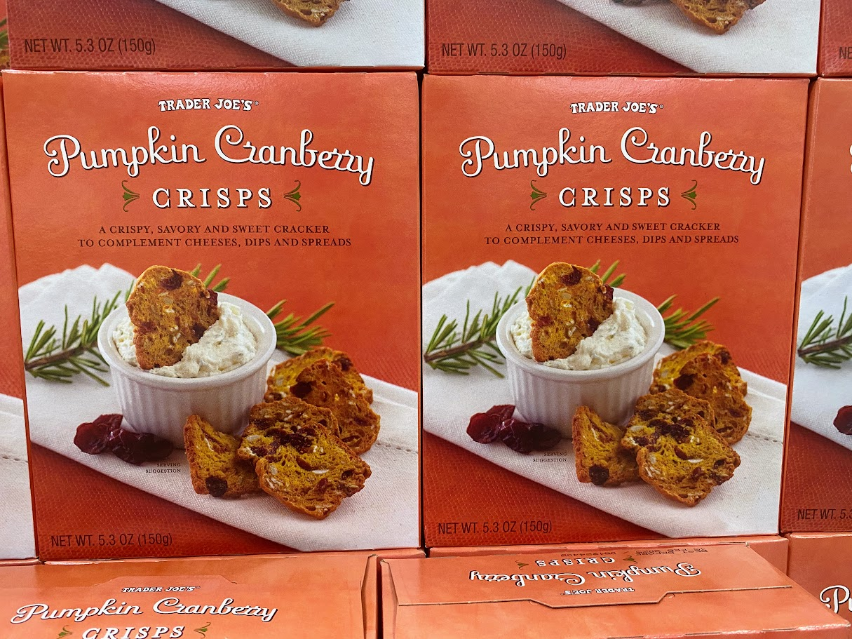 trader joe's pumpkin cranberry crisps