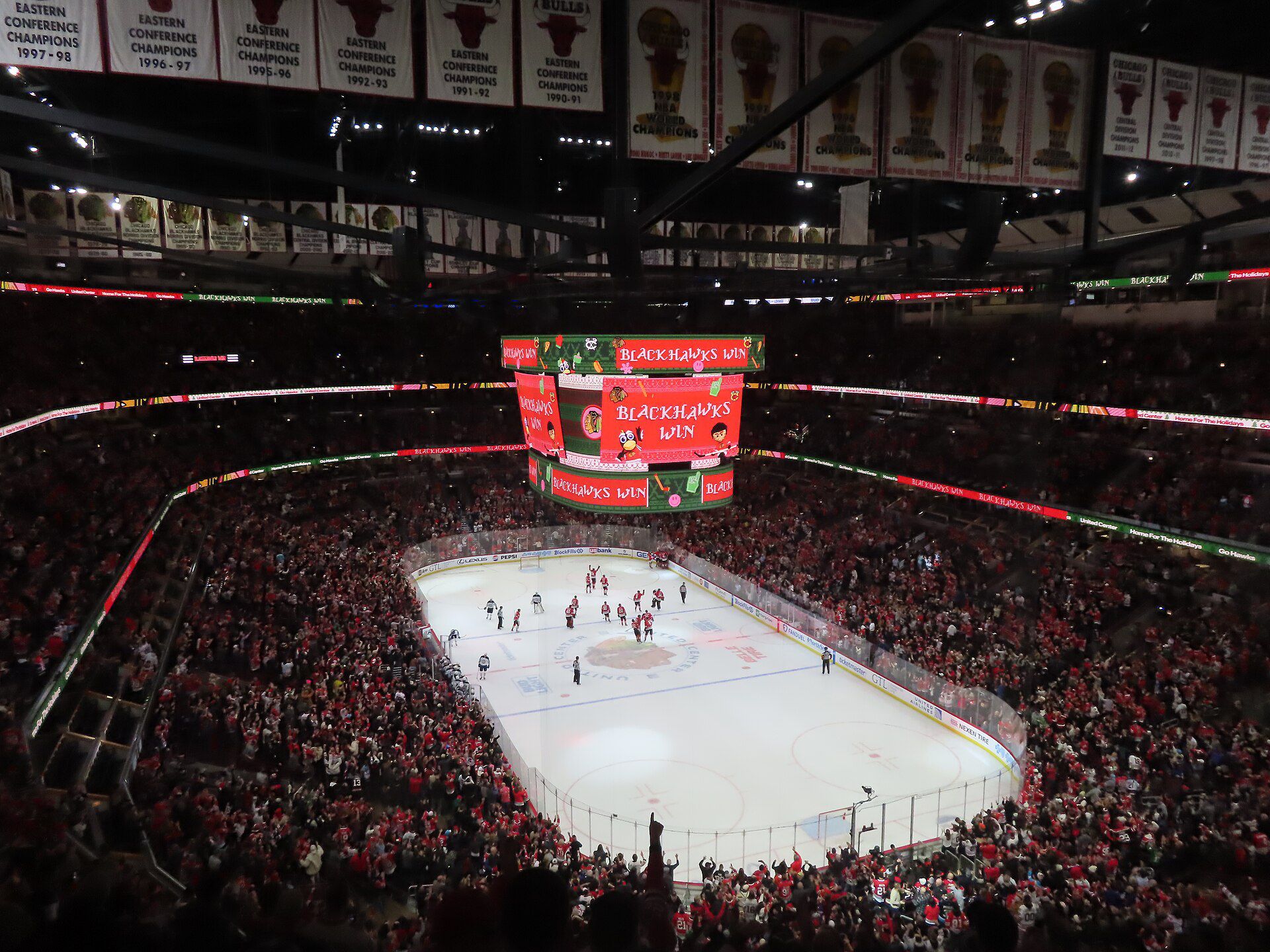 Panorama of the United Center during a Blackhawks game in December 2023
