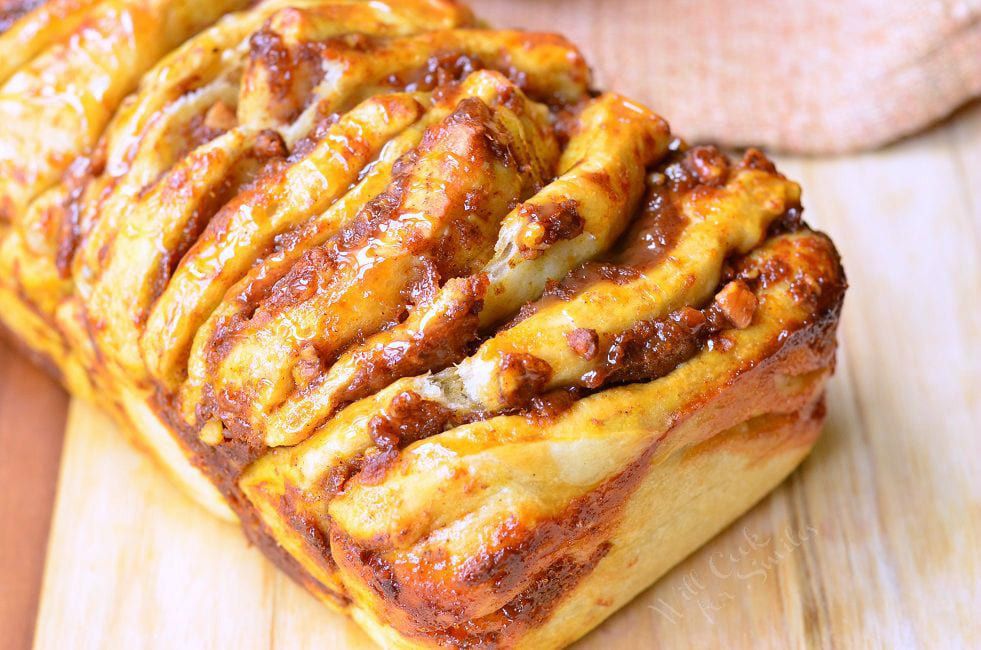 Easy Caramel Pumpkin Pull-Apart Bread