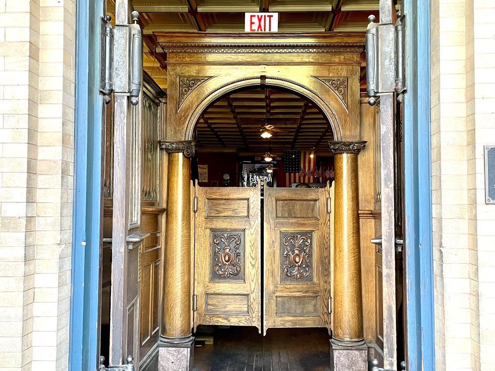 The Palace Restaurant and Saloon
