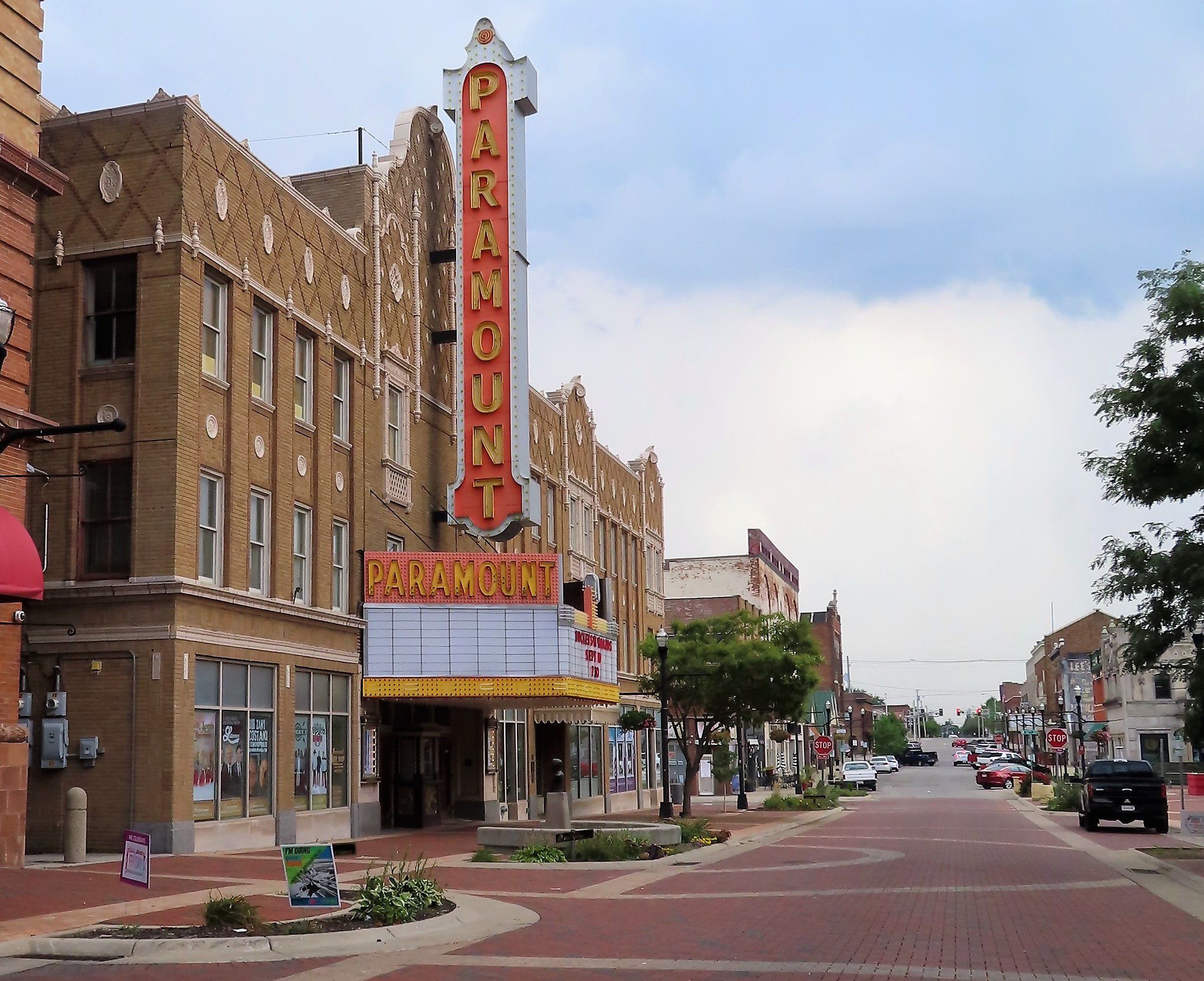The Paramount Theatre Centre & Ballroom in Anderson, Indiana, from the north – looking south on Meridian Street. The historic former Paramount Pictures-owned movie theater opened in 1929.