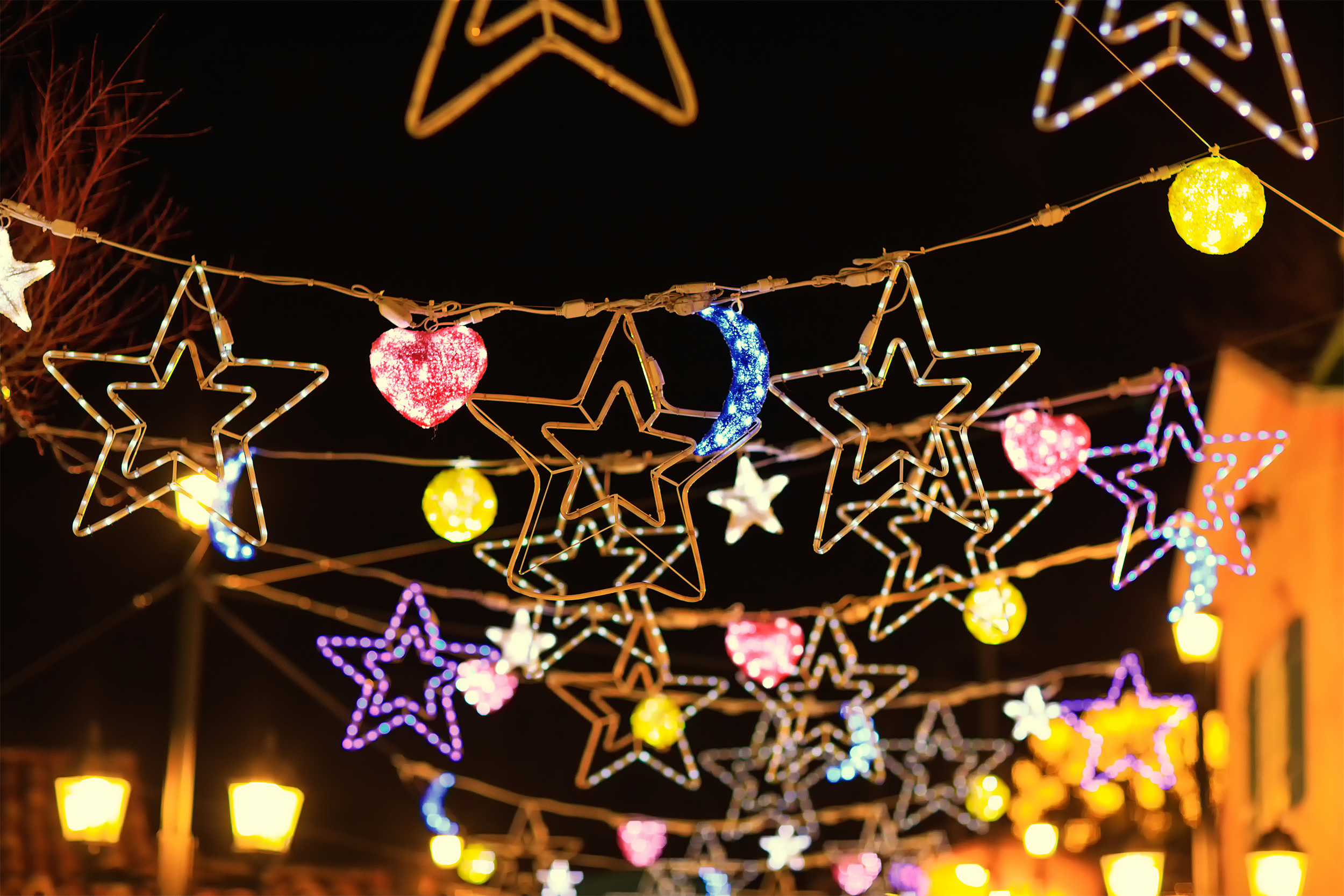 hanging christmas lights