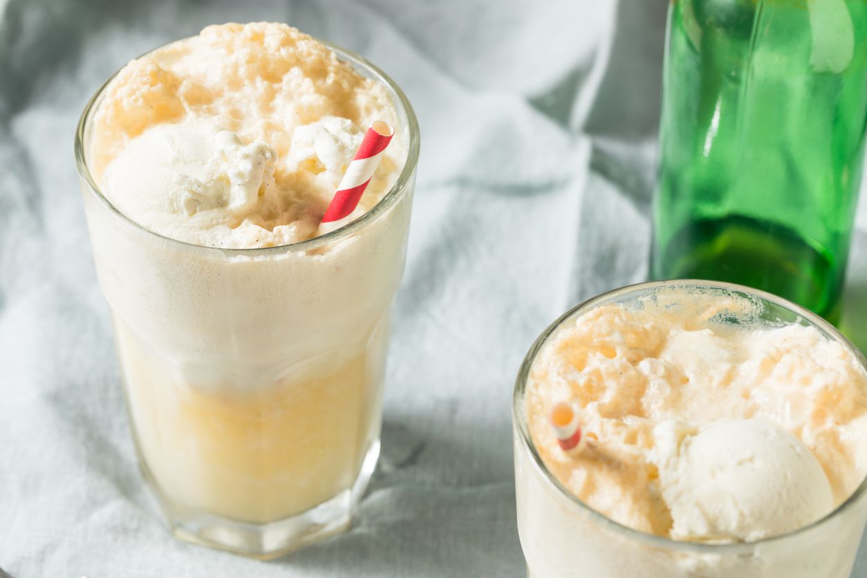 Homemade Ginger Beer Boston Cooler with Ice Cream