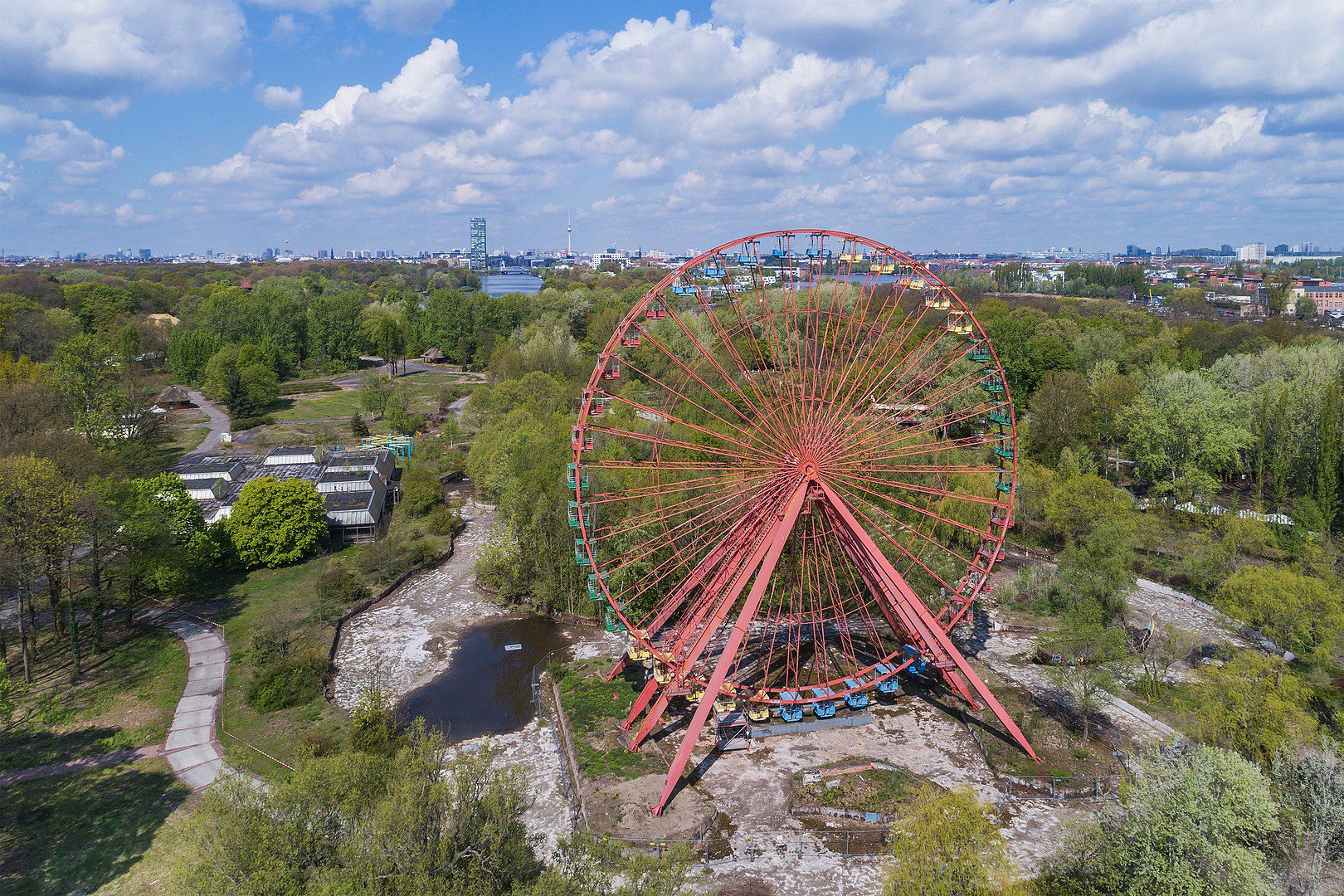 The Ferris wheel in 2017 at Spreepark