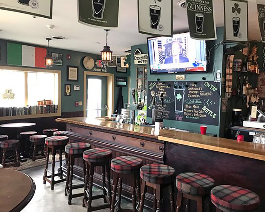 Barry’s Old School Irish Pub