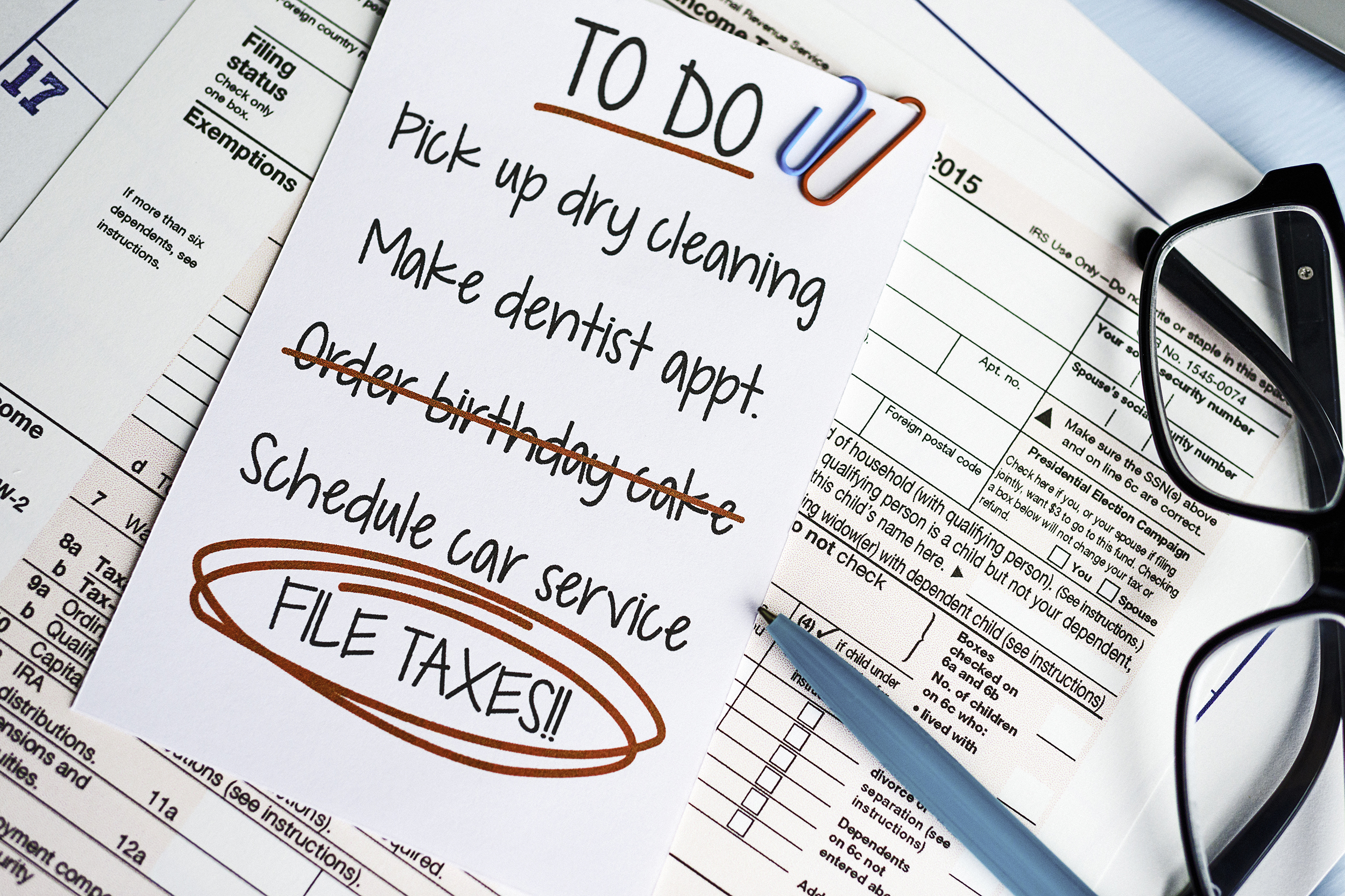 To-do list with filing taxes circled