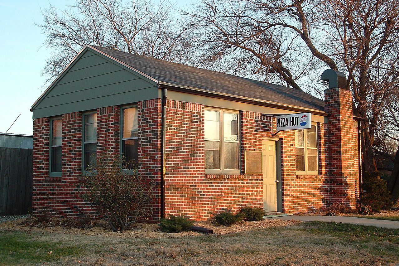 first Pizza Hut