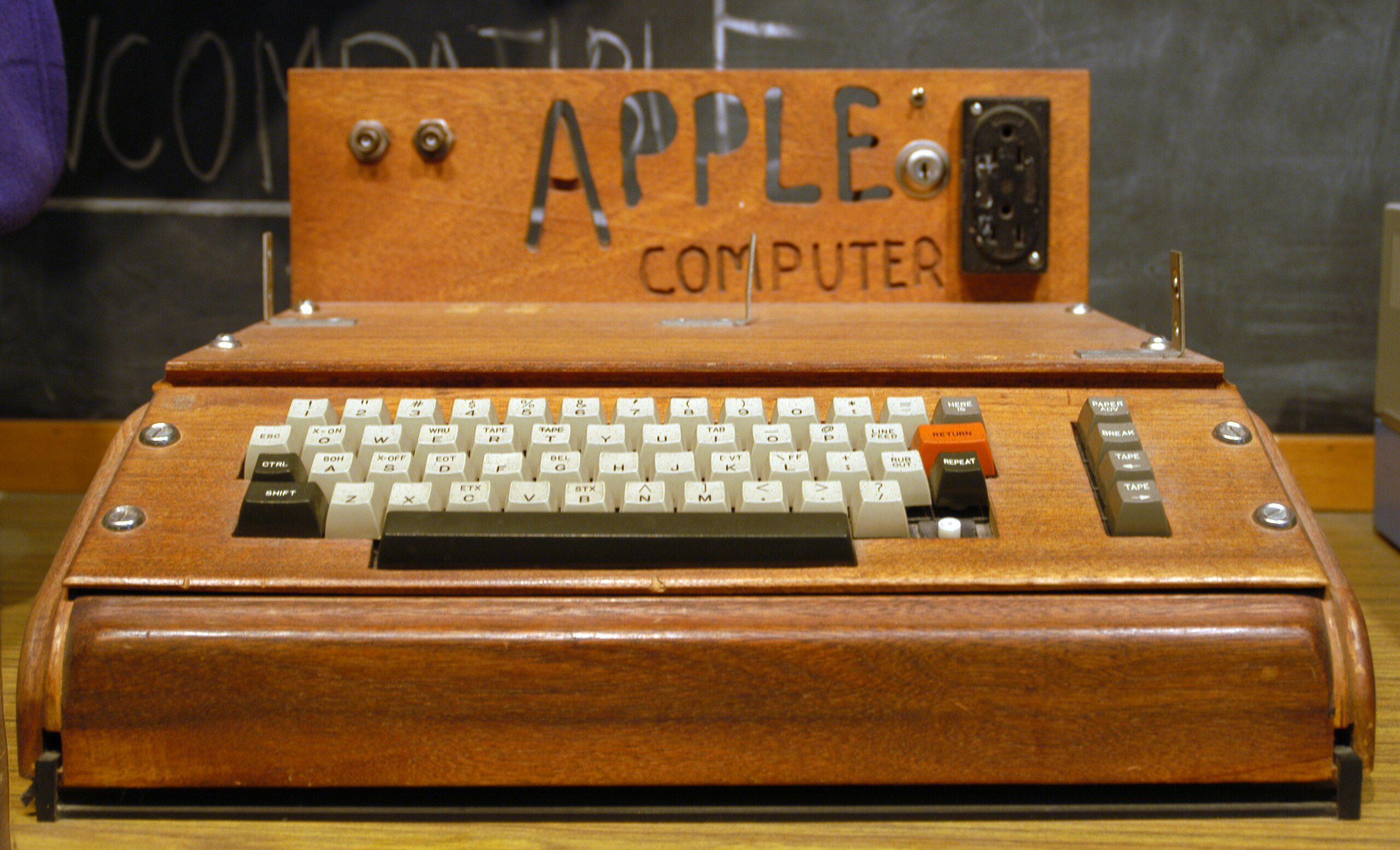 Apple 1 On display at the Smithsonian