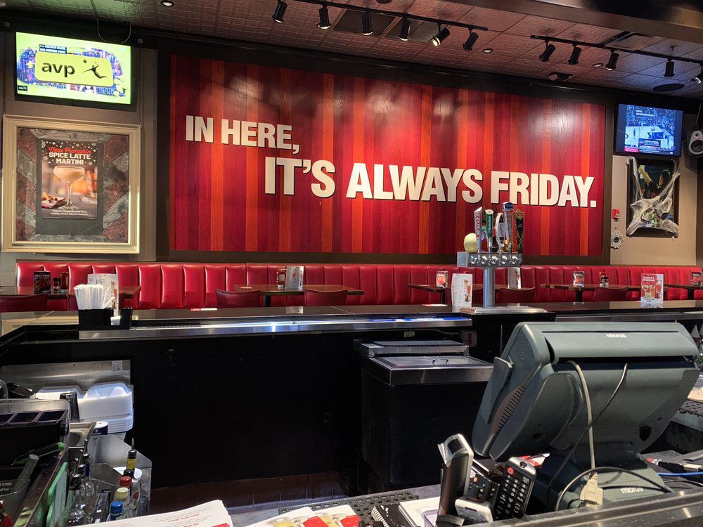 TGI Fridays Interior