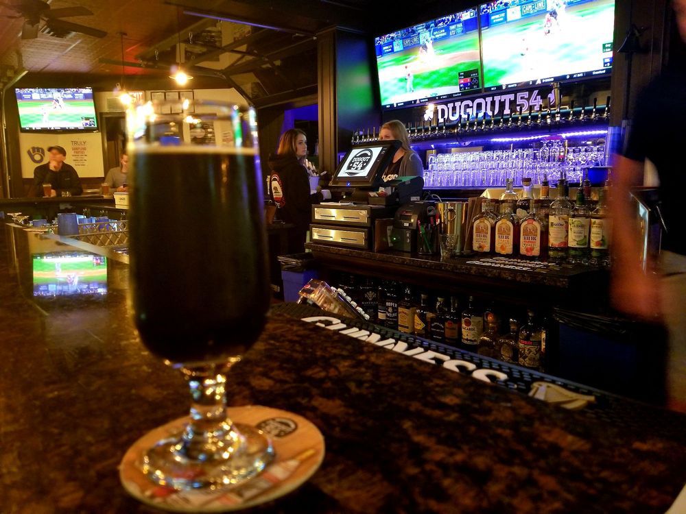 Dugout 54 bar