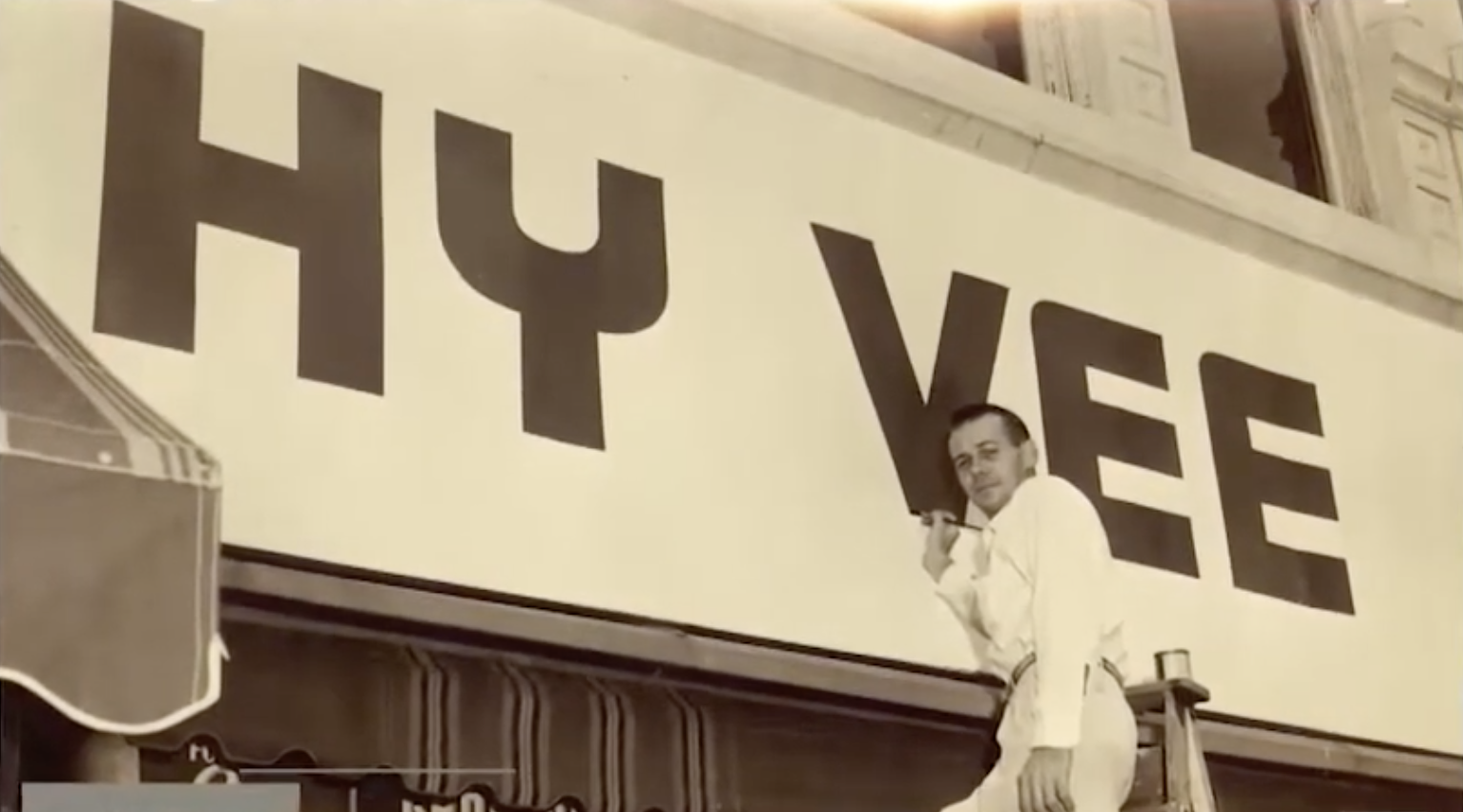 Hy-Vee Store