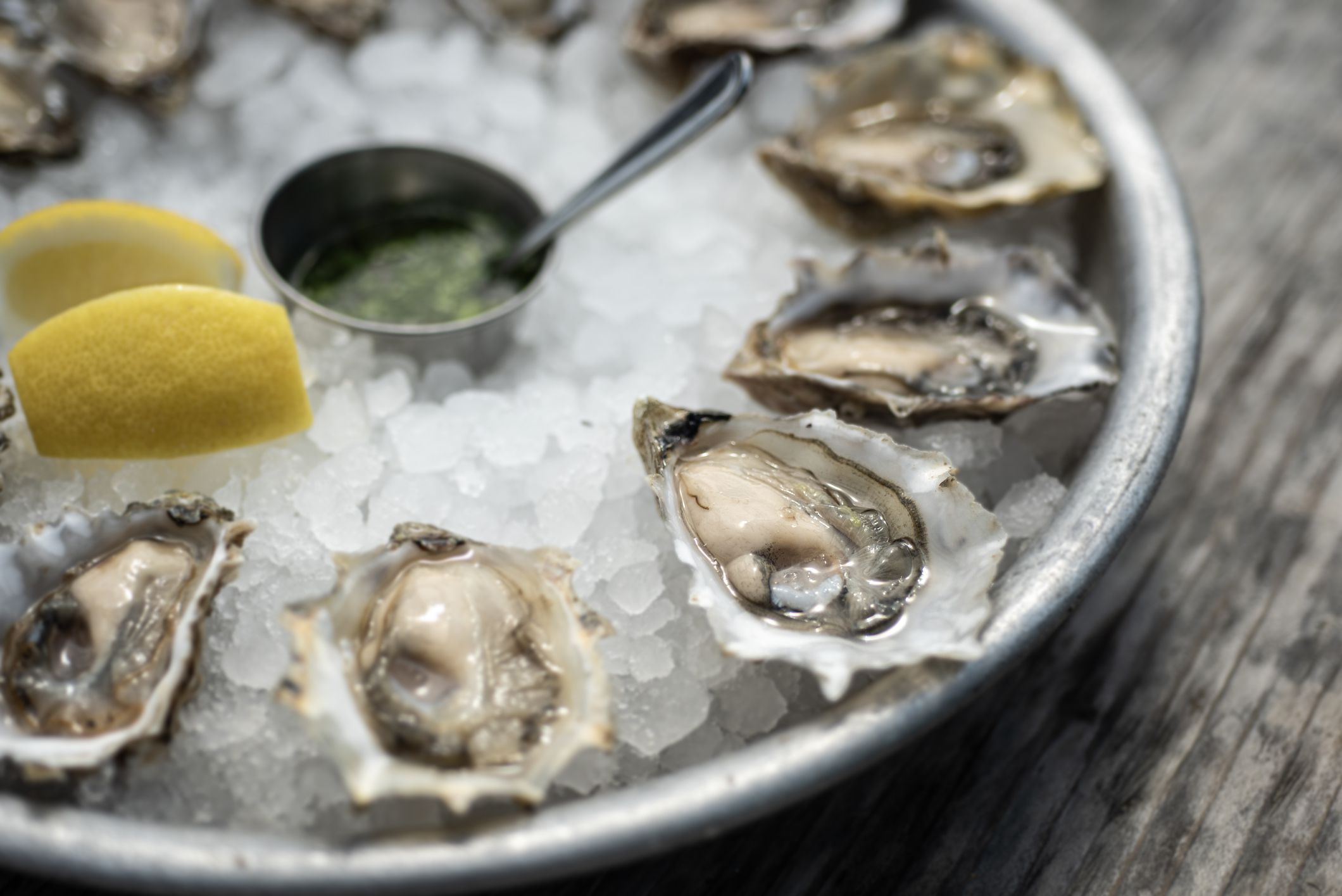 Fresh oysters served on a bed of ice