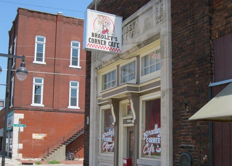 Kansas: Bradley’s Corner Café