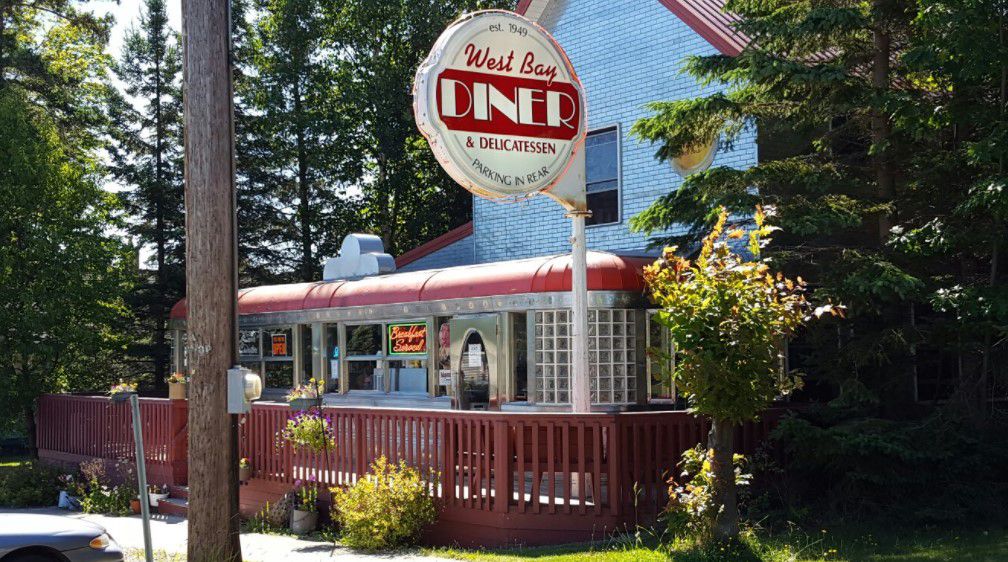 Michigan: Archie's West Bay Diner & Delicatessen