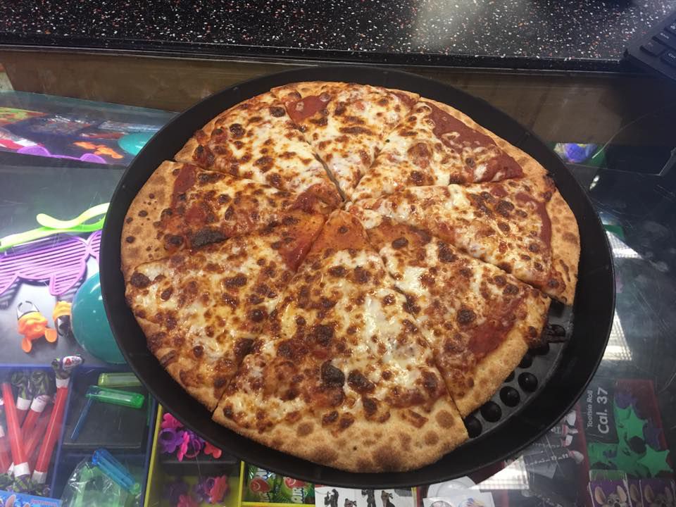 Chuck E. Cheese Pizza