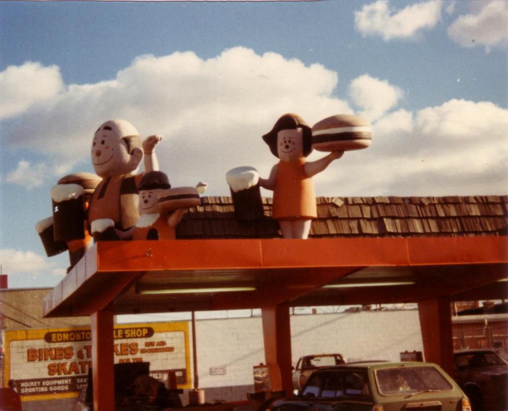 I miss the A&W of the 70s Those were the days. Root beer in a frosty mug. The tray that would rest on the car window.