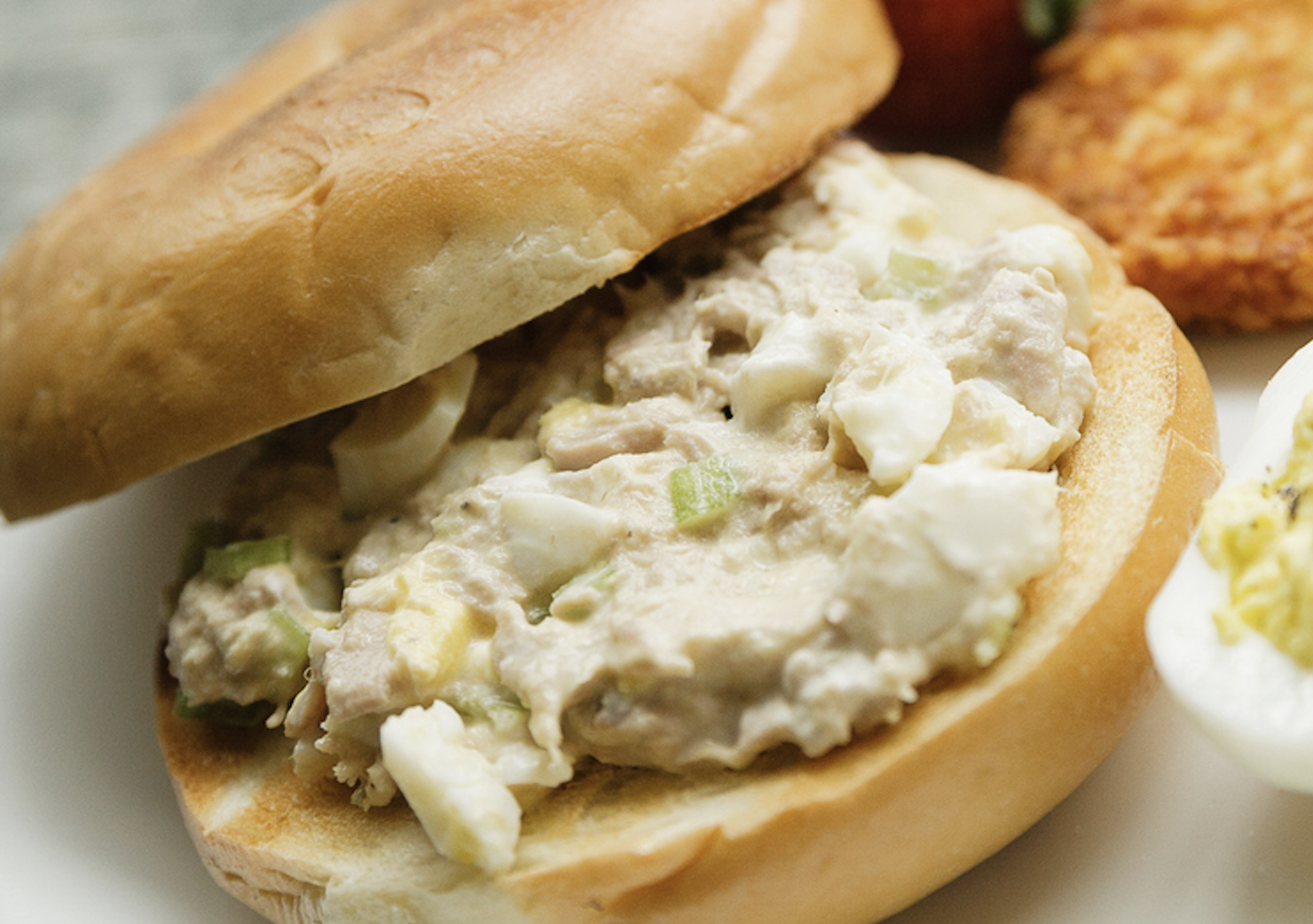 Tuna bagel