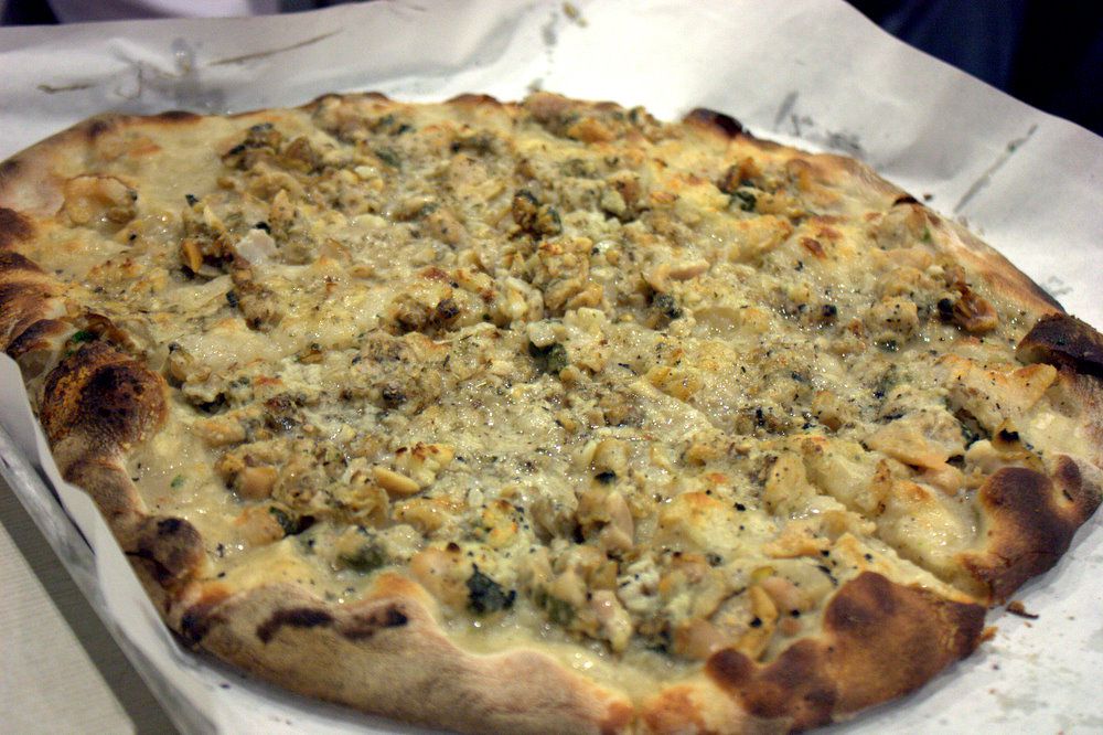White clam pizza