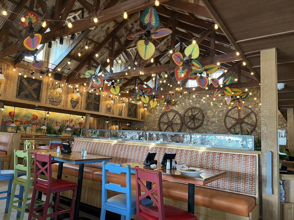 Bahama Breeze Interior