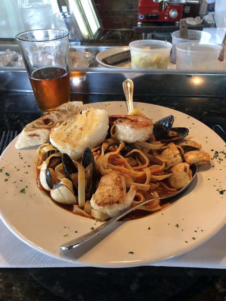 Cioppino at Splash Seafood Bar & Grill