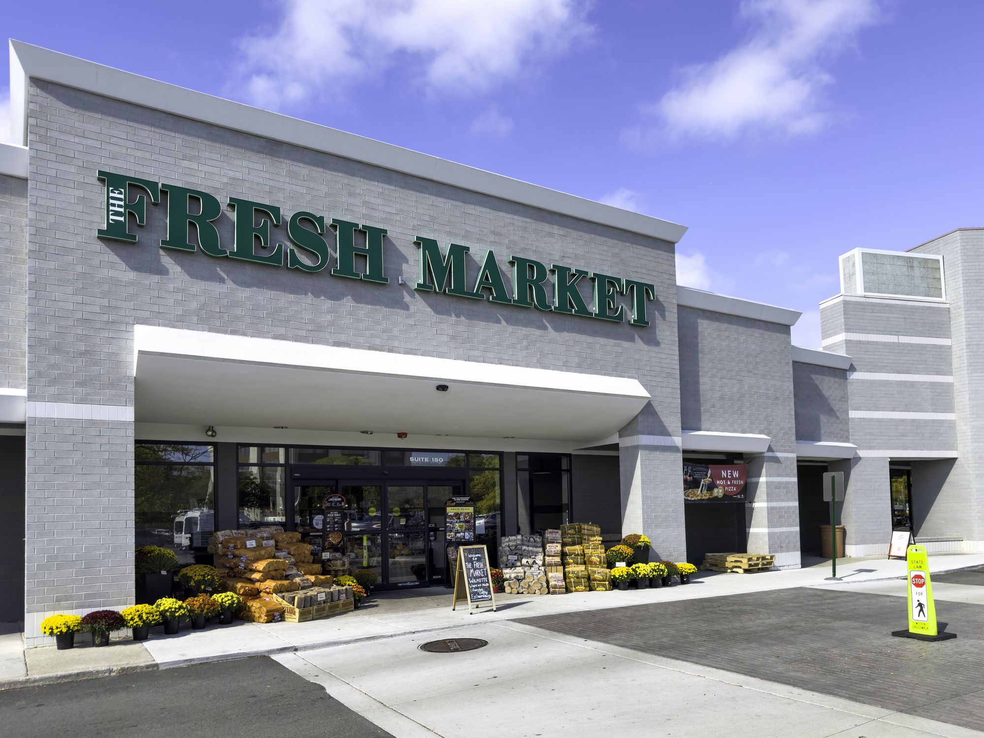 Wilmette, IL, USA: Fresh Market grocery store in the Edens Plaza shopping center.