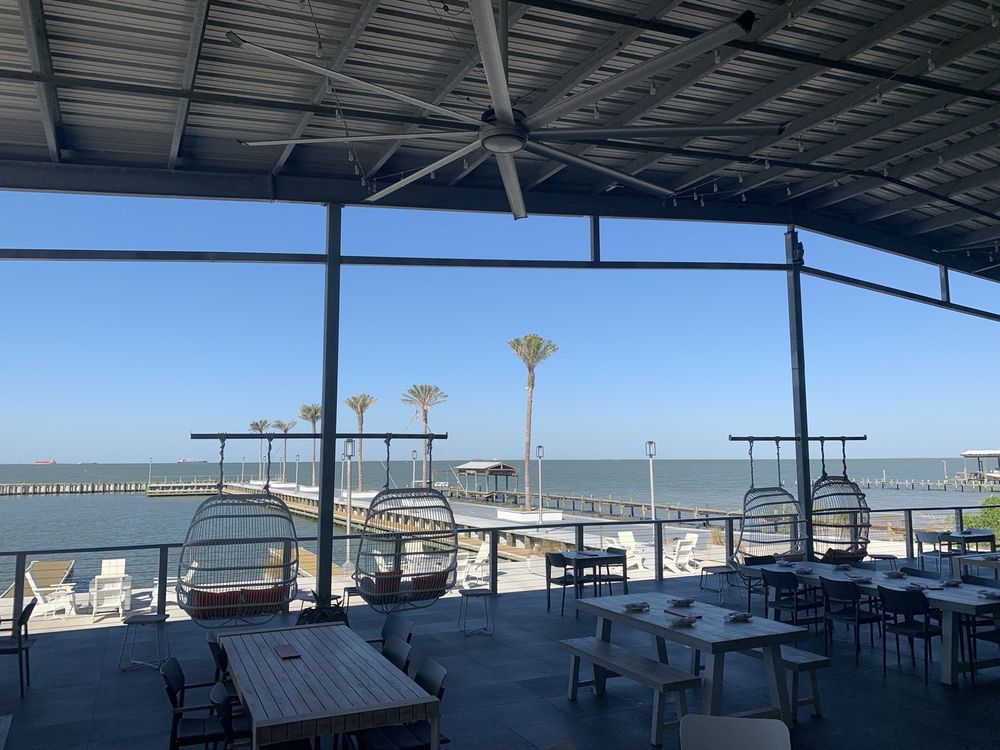 Pier 6 Texas